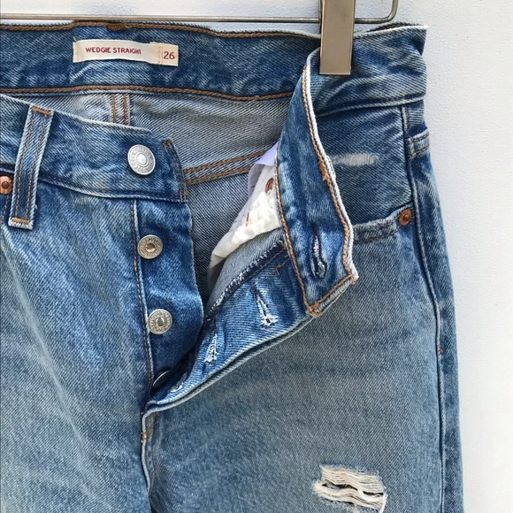 Levi’s Wedgie Straight Leg Jeans